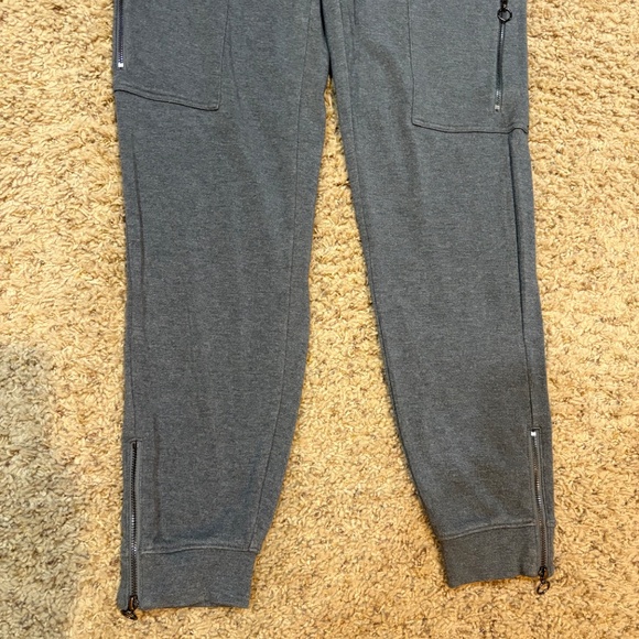 WHBM The Jogger Knit Cargo Pants, Zip Pockets, Zip Ankles, Women's XS - Picture 2 of 15